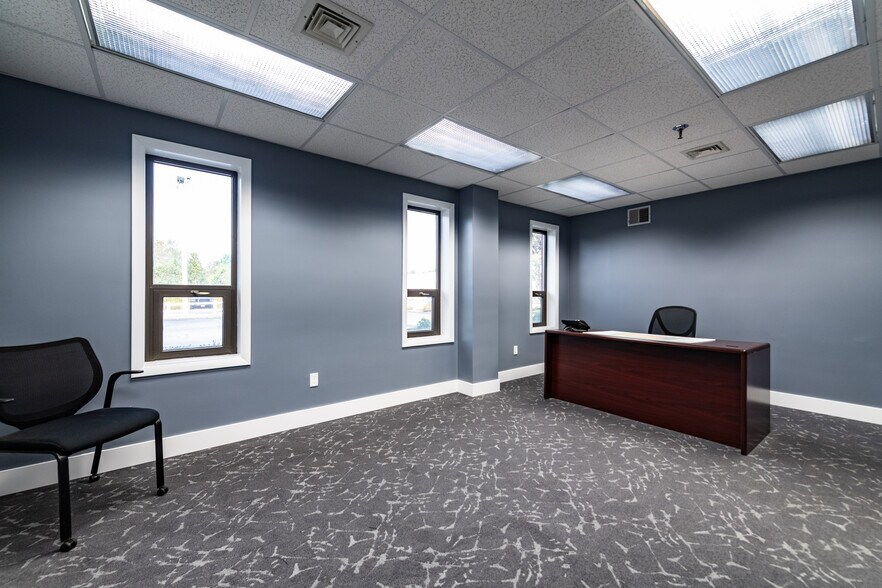 More Photos Of 5 Industrial Dr, Mattapoisett Warehouse For Lease