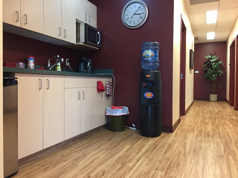 More Photos Of 15604-15626 116 Ave NW, Edmonton Showroom For Lease