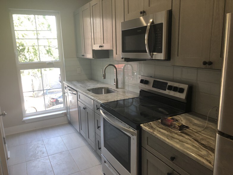 More Photos Of 46 S 44th St, Philadelphia Apartments For Sale