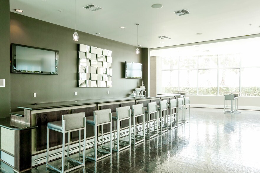More Photos Of 5927 Almeda Rd, Houston Apartments For Lease