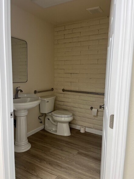 More Photos Of 20445 Pacifica Dr, Cupertino Medical For Lease