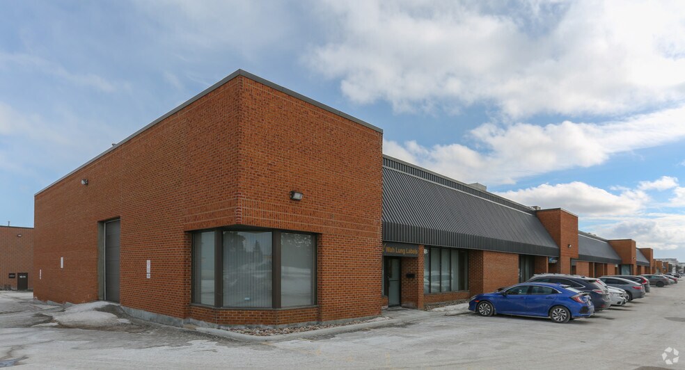 Primary Photo Of 50 Mural St, Richmond Hill Light Distribution For Lease