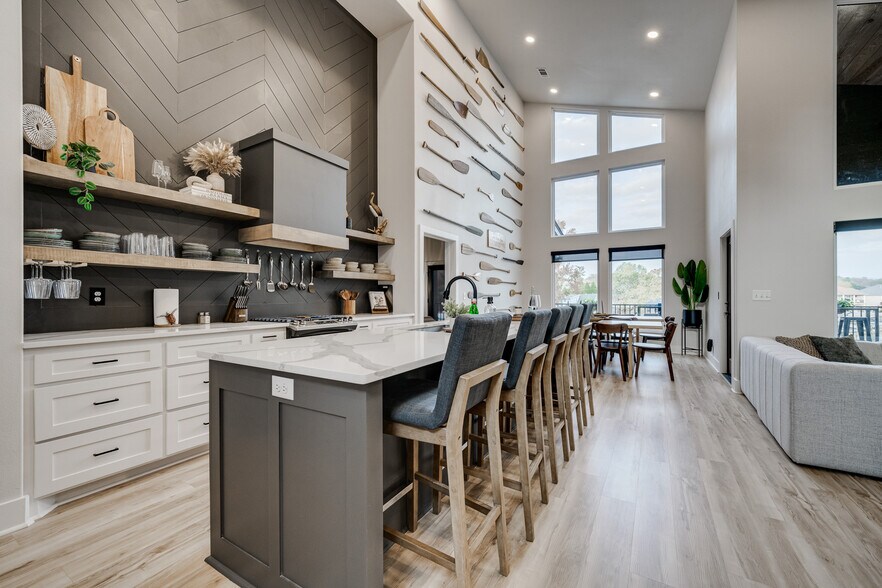 More Photos Of 215 Wayward Winds Rd, Hot Springs National Park Apartments For Sale
