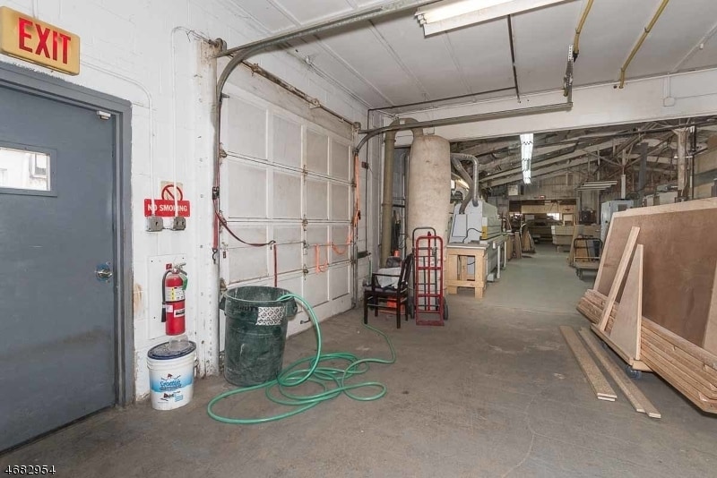 More Photos Of 131 Lincoln Blvd, Middlesex Manufacturing For Lease