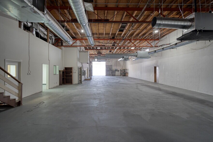 More Photos Of 320 Kentucky St, Bakersfield Manufacturing For Sale