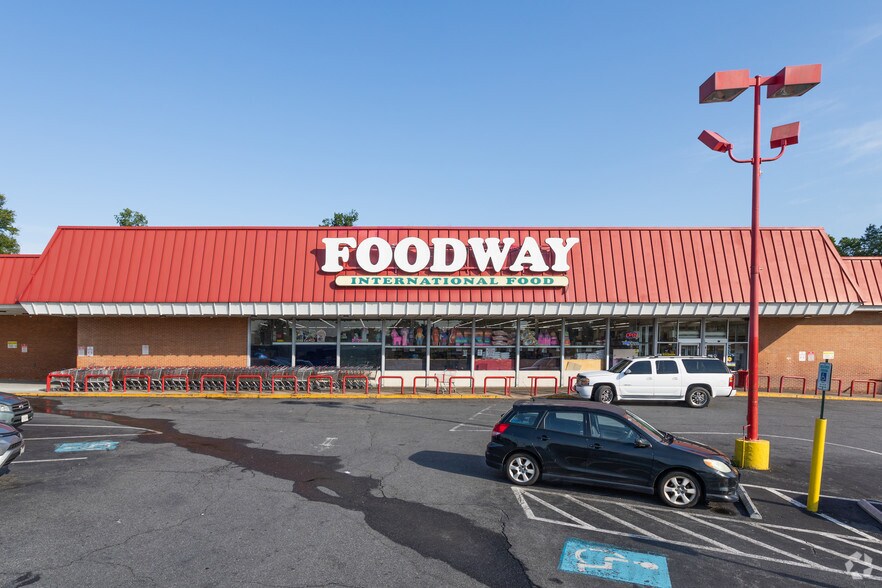 More Photos Of 8452-8492 Annapolis Rd, New Carrollton Storefront For Lease