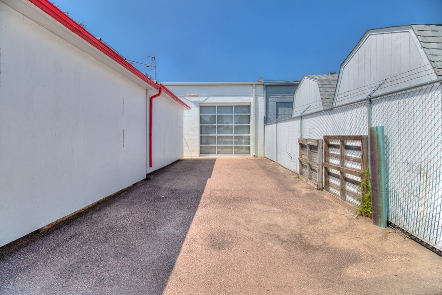 More Photos Of 3409-3425 N Prospect St, Colorado Springs Light Distribution For Sale