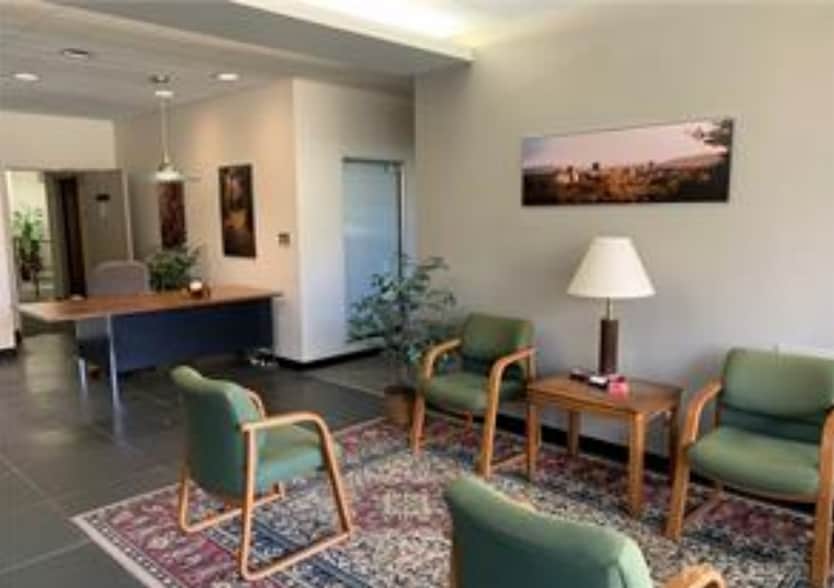 More Photos Of 1095 Hendersonville Rd, Asheville Office For Lease