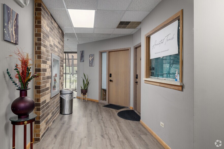 More Photos Of 935 W 175th St, Homewood Office For Sale