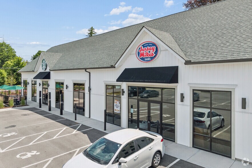 More Photos Of Main St, Portland Unknown For Lease