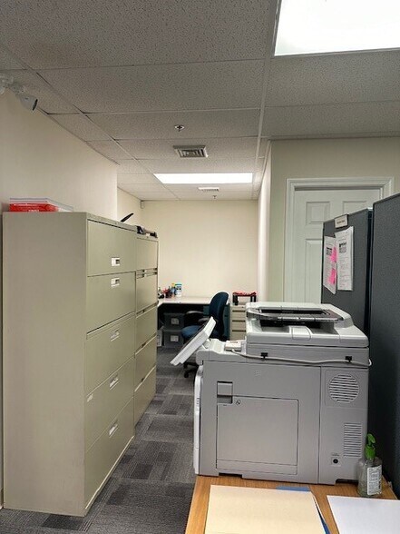 More Photos Of 66-68 Bridge St, Suffield Unknown For Lease