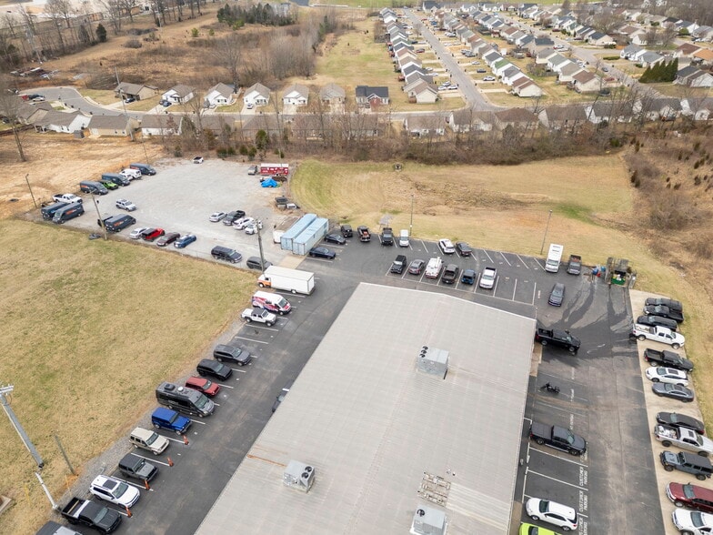 More Photos Of 3450 Tom Austin Hwy, Springfield Auto Dealership For Lease