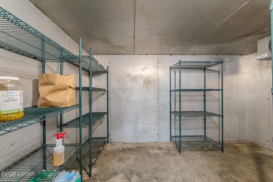 More Photos Of 225 N Front St, Halls General Retail For Sale