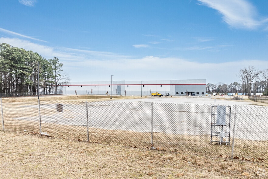 More Photos Of 6701 College Dr, Suffolk Land For Lease