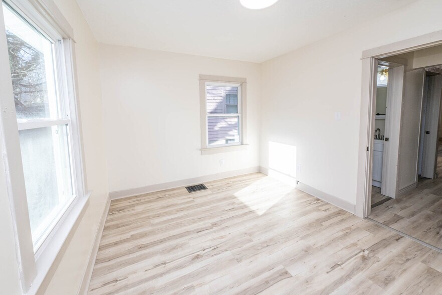 More Photos Of 128 E Bruce Ave, Dayton Multifamily For Sale