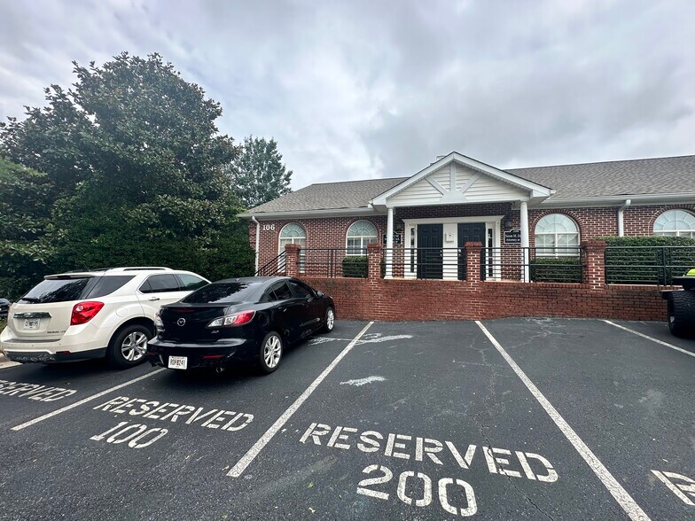 More Photos Of 106 Pilgrim Village Dr, Cumming Office For Sale