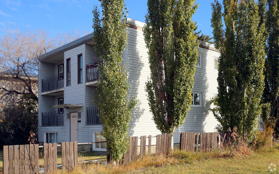 More Photos Of 10125 154th St NW, Edmonton Apartments For Sale