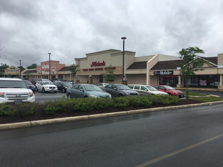 More Photos Of 533 S Broad St, Meriden Unknown For Lease