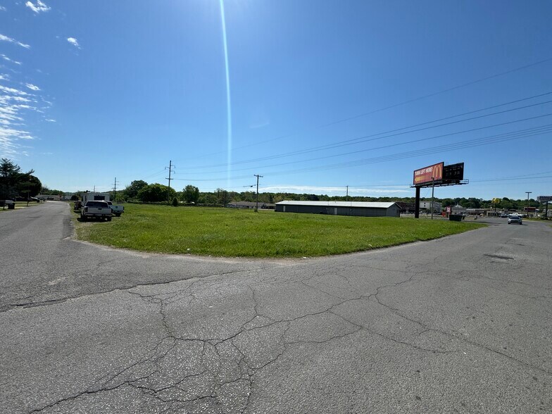 More Photos Of 205 Mimosa Ln, Tahlequah General Retail For Sale