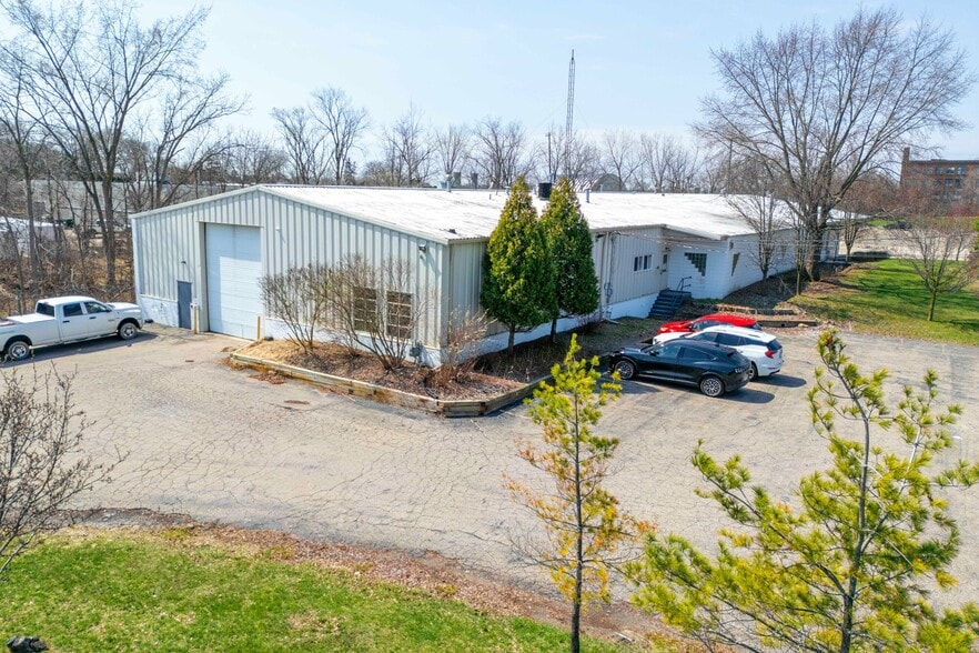 More Photos Of 150 Osmun St, Pontiac Warehouse For Sale