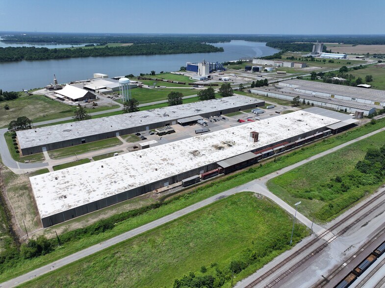 More Photos Of 4104 Emmett Sanders Rd, Pine Bluff Distribution For Sale