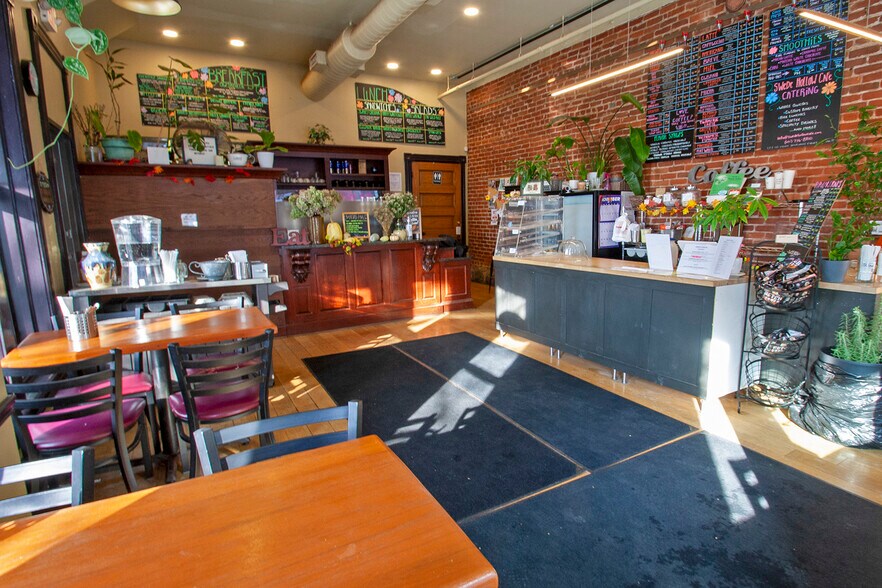 More Photos Of 729-733 7th St E, Saint Paul Storefront Retail Residential For Lease