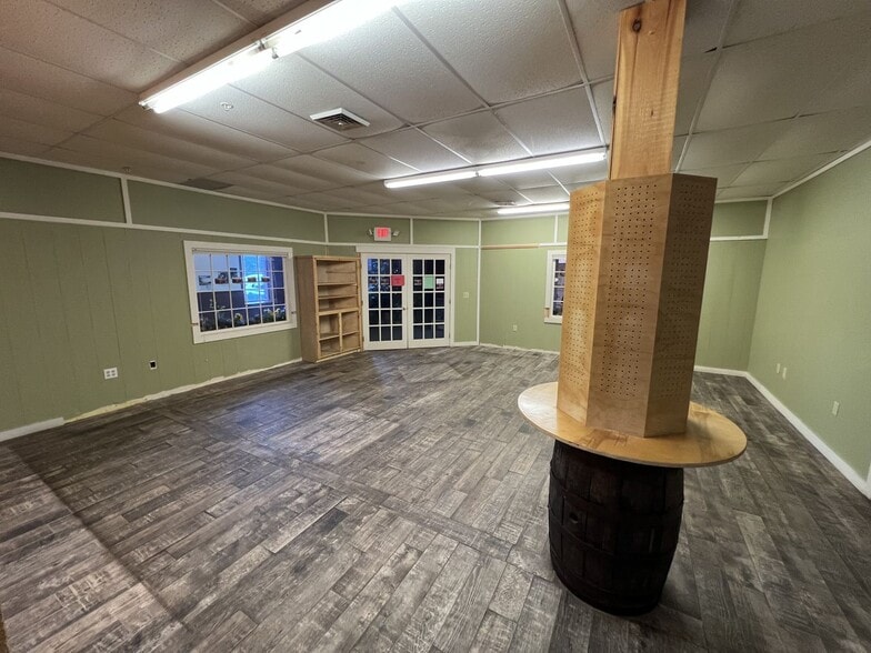 More Photos Of 43 Grove St, Peterborough Freestanding For Sale