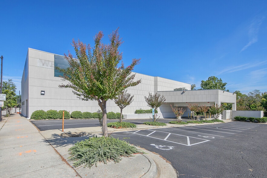 More Photos Of 200 Green St, Fayetteville Storefront Retail Office For Sale