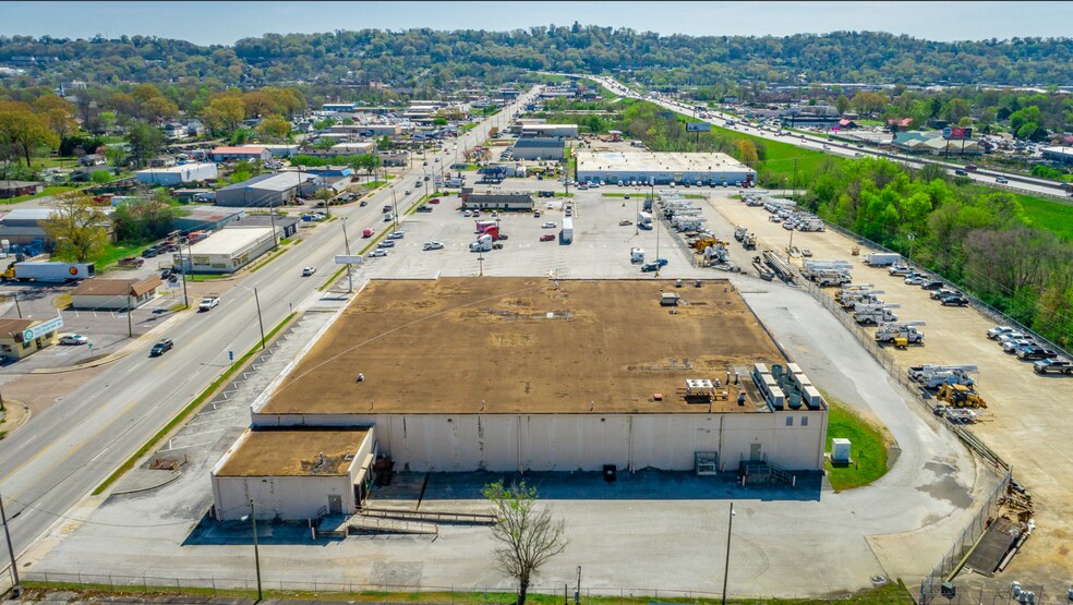 More Photos Of 1600 E 23rd St, Chattanooga Supermarket For Lease
