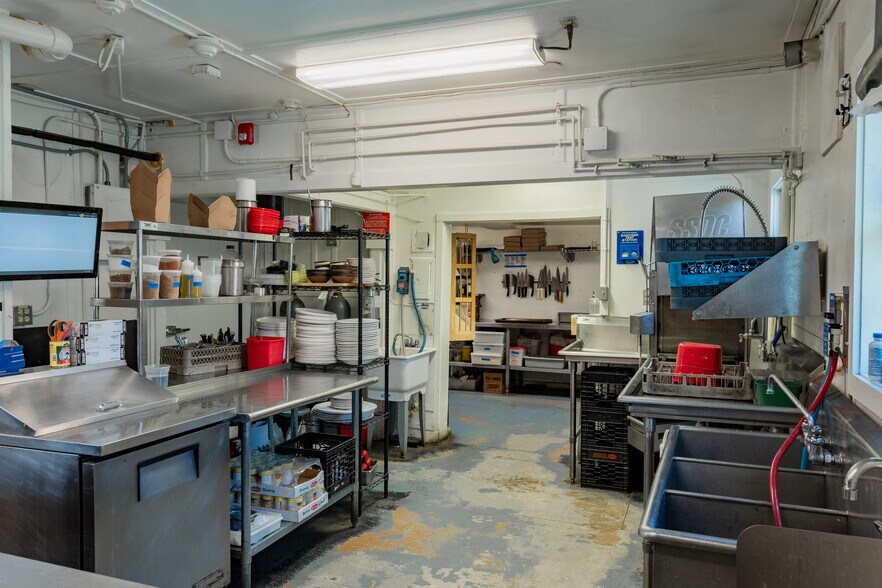 More Photos Of 424 Walnut Hill Rd, North Yarmouth Restaurant For Sale