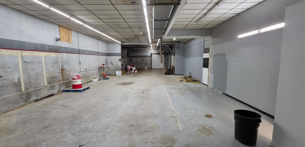 More Photos Of 2160 Straits Tpke, Middlebury Auto Dealership For Lease