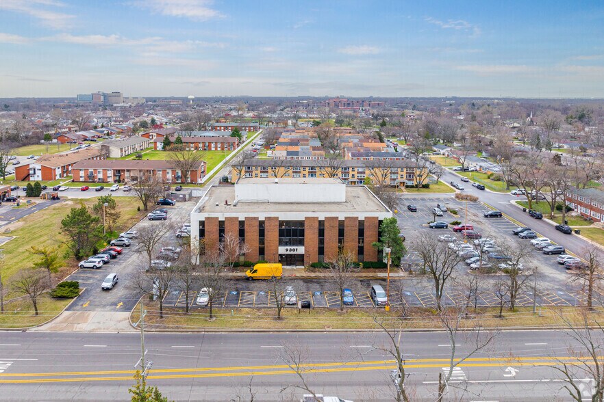 More Photos Of 9301 Golf Rd, Des Plaines Medical For Lease