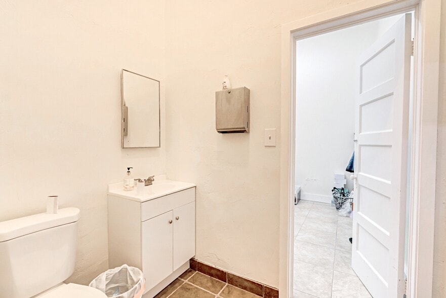 More Photos Of 3626 E Cesar Chavez Blvd, Fresno General Retail For Sale