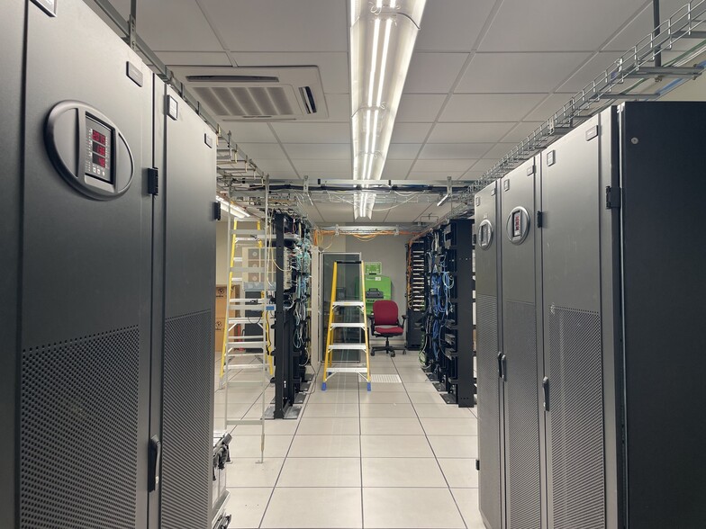 More Photos Of 1 Energy Pl, Pensacola Office For Lease