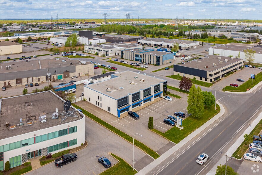 More Photos Of 2025-2037 Rue Michelin, Laval Light Distribution For Lease