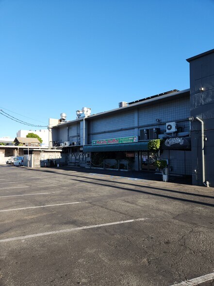 Primary Photo Of 930 McCully St, Honolulu Storefront Retail Office For Lease