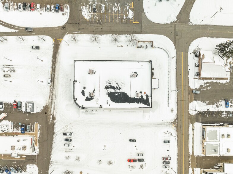 More Photos Of 2229 E State St, Salem Drugstore For Sale