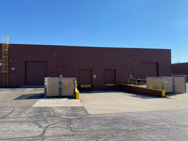More Photos Of 715-723 Hadley Dr, Columbus Warehouse For Lease