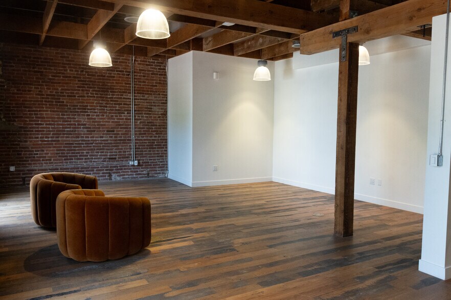 More Photos Of 58 Windward Ave, Venice Storefront Retail Office For Lease