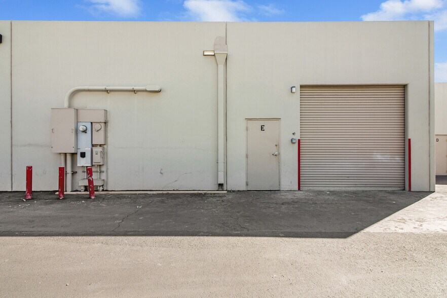 More Photos Of 2681 Dow Ave, Tustin Manufacturing For Lease