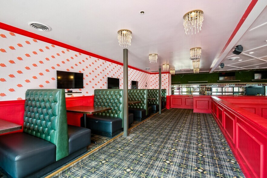 More Photos Of 2501 & 2519 Marshall St NE, Minneapolis Restaurant For Lease