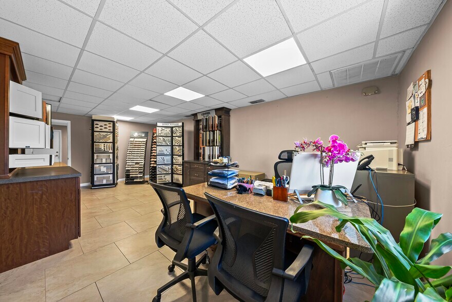 More Photos Of 2330 Bruner Ln, Fort Myers Warehouse For Sale