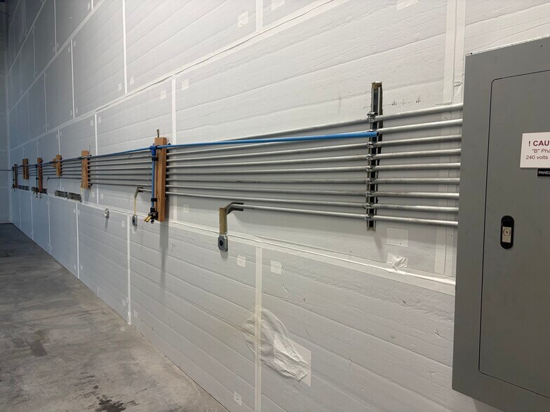 More Photos Of 740 W 500 S, West Bountiful Light Distribution For Lease