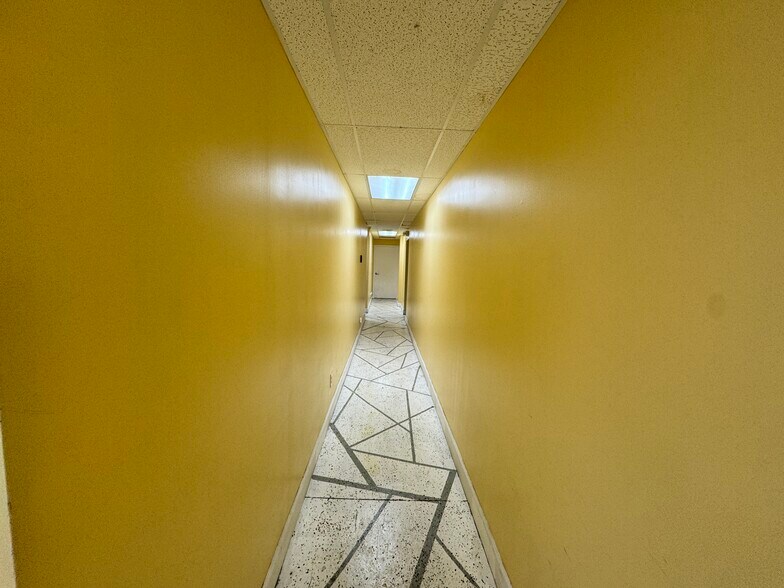 More Photos Of 421 N Gilmer Ave, Lanett General Retail For Sale