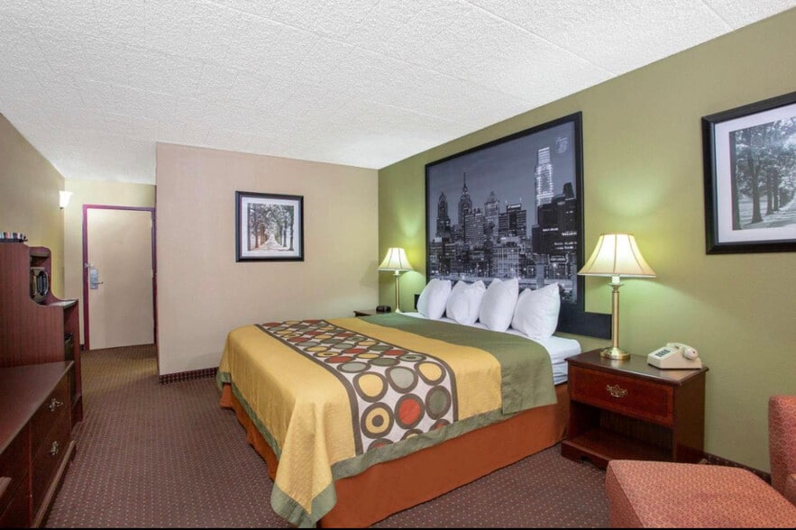 More Photos Of 8040 Perry Hwy, Erie Hotel For Sale