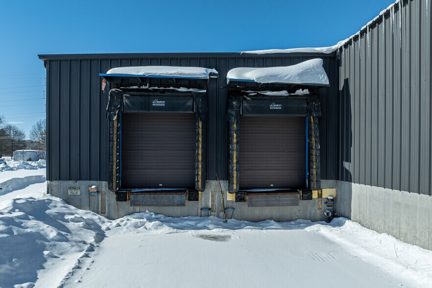 More Photos Of 198-202 Benton Dr, East Longmeadow Warehouse For Lease