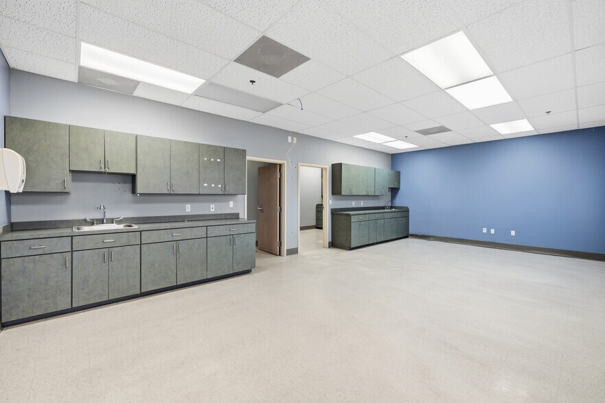 More Photos Of 2101 S Cynthia St, McAllen Medical For Sale