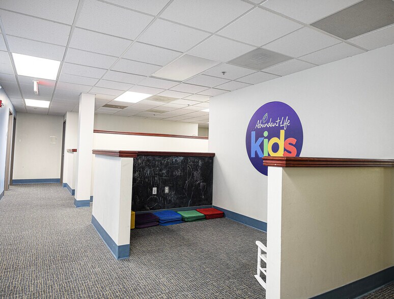 More Photos Of 9635 Philadelphia Rd, Baltimore Office For Lease