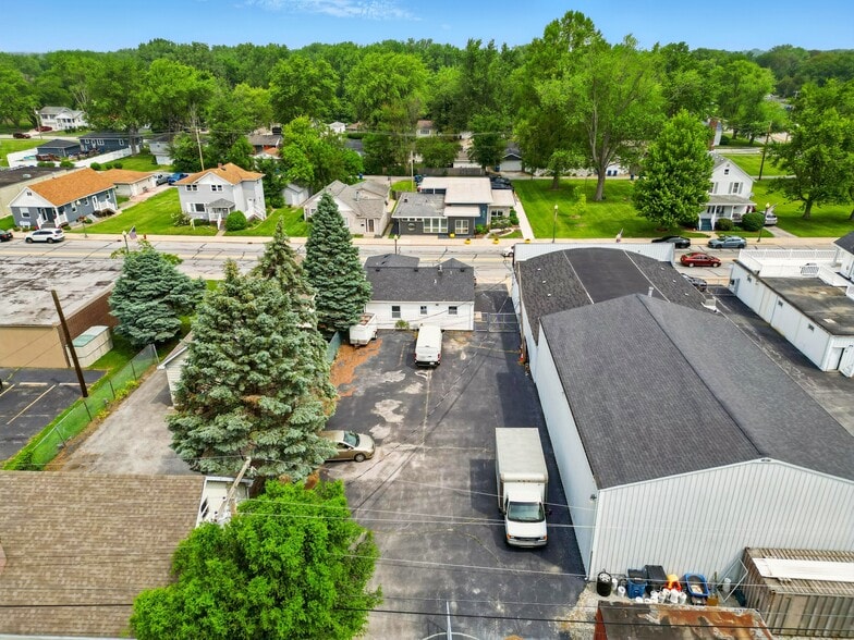 More Photos Of 137 E Joliet St, Schererville Office For Sale