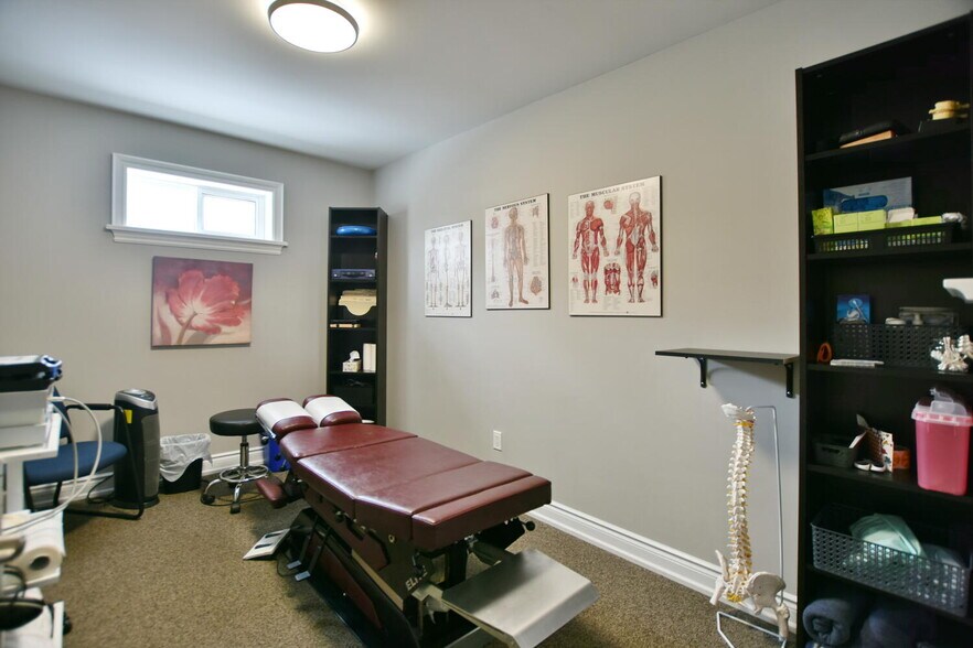 More Photos Of 1535 Mosley St, Wasaga Beach Storefront Retail Office For Sale